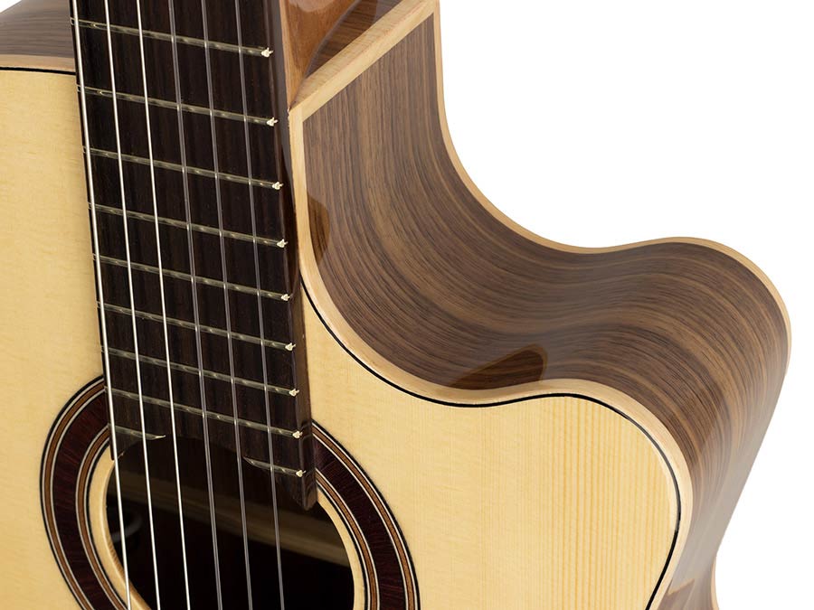 Kremona - R65CW - Classic Guitar Solid Spruce and Walnut