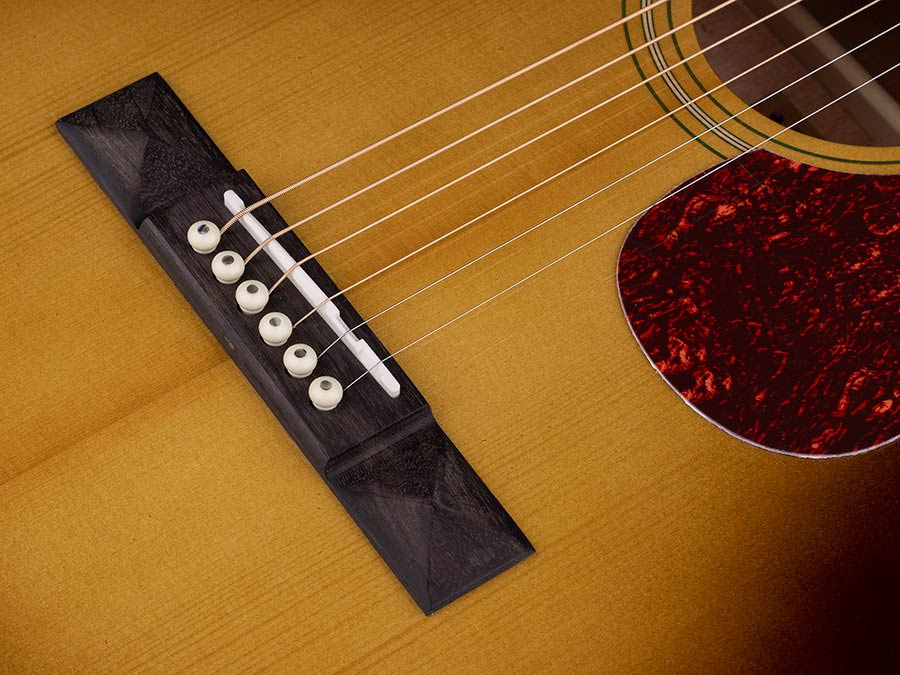 Richwood HSP-40-SB Heritage Series parlor guitar with solid spruce top, edge sunburst