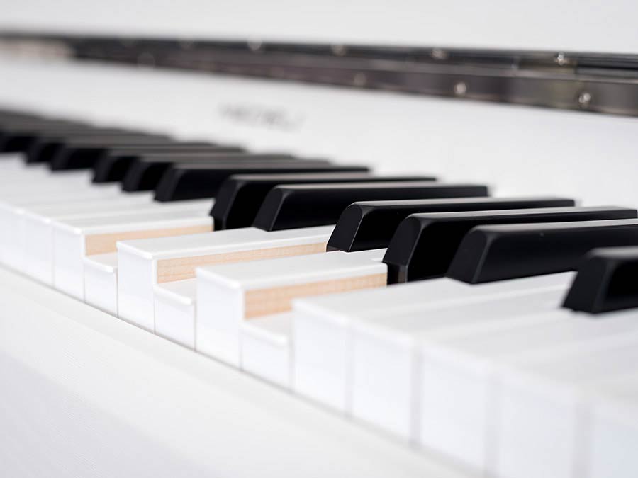 Medeli UP605/WH digital piano with wooden G3PW keyboard – white satin