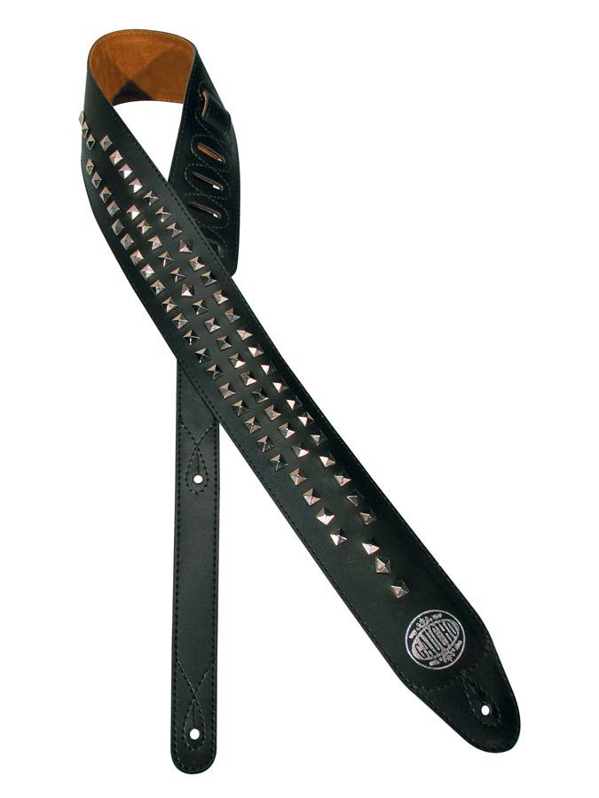 Gaucho GST-282-XB Biker Series Extra Lange Gitaarband lengte: 180 cm., zwart, met chromen piramides