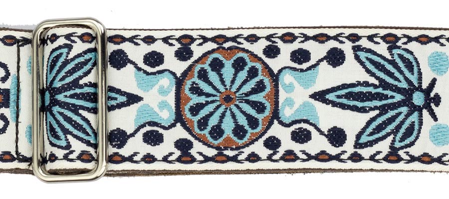 Gaucho GST-1180-1 Traditional Deluxe Series Gitaarband 2" jacquard geweven, leren uiteinden, wit/blauw
