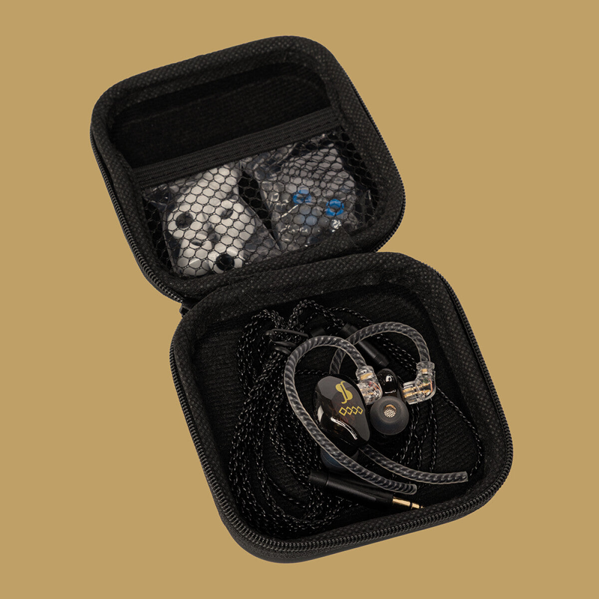 Stagg SPM-435 GD 4-driver in-ear monitors zwart/goud