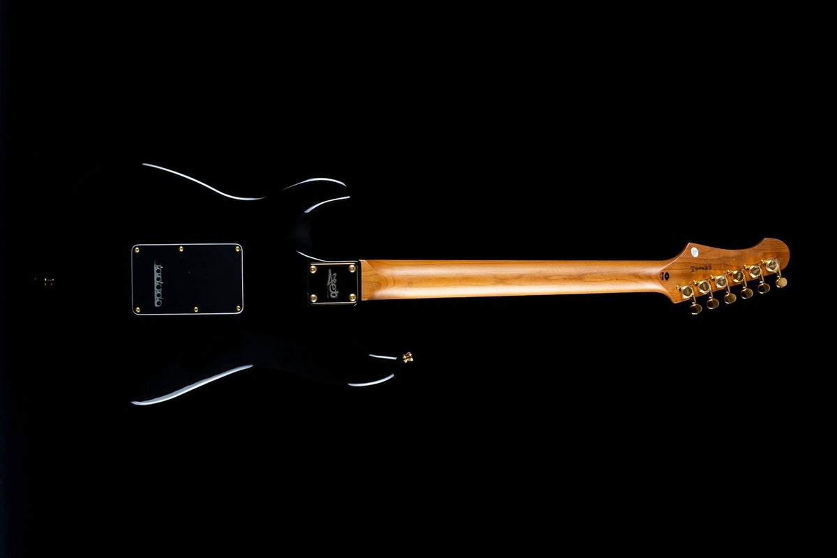 JET Guitars JS-380 BK G – elektrische gitaar – S-'plus' stijl SSS Alnico V Goud hardware Zwart, Rozenh. FB