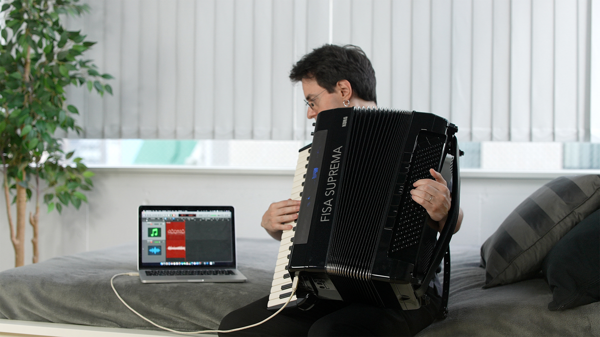 Korg Digitale accordeon, FISA SUPREMA, 41 toetsen, 120 bassen, Metallic Black