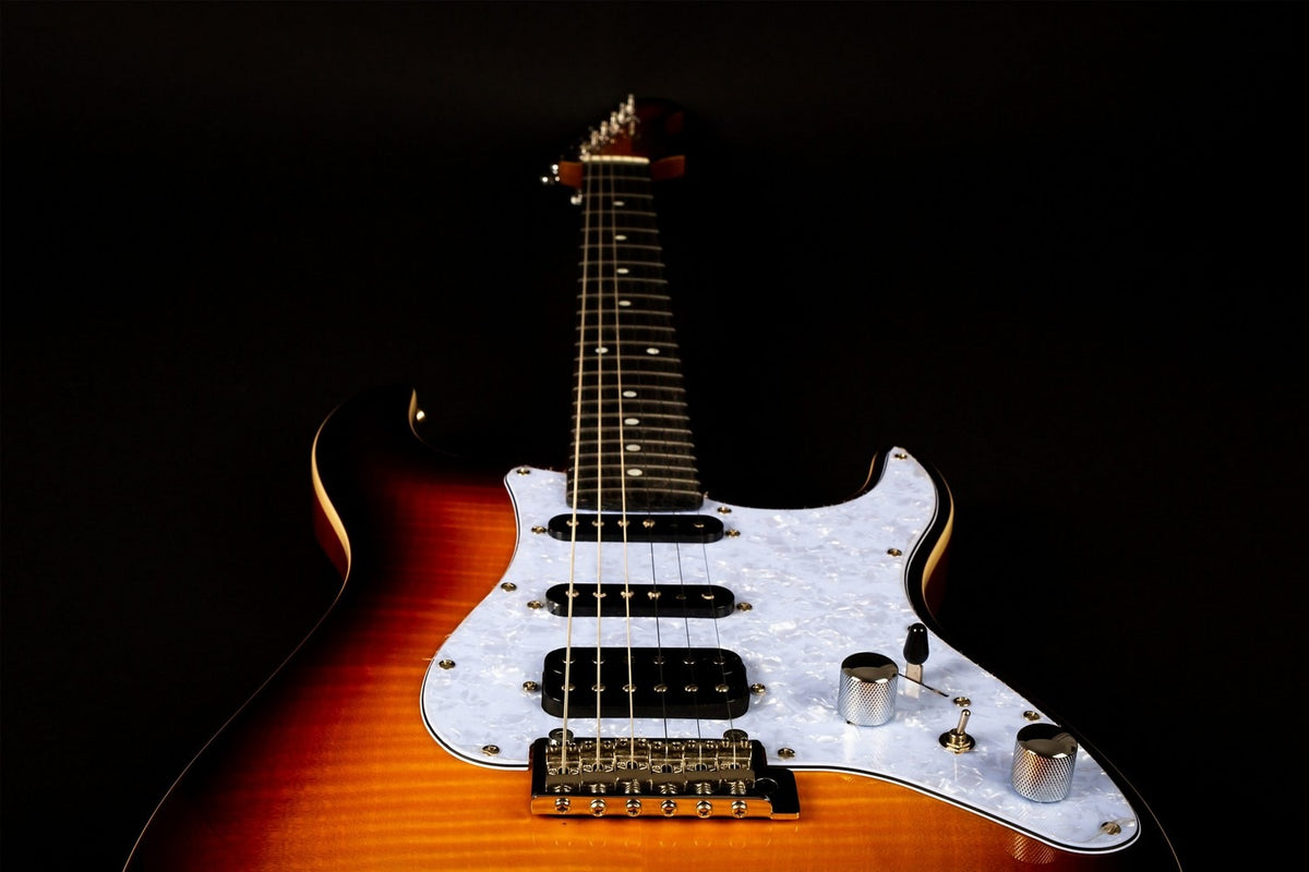 JET Guitars JS 600 BS – elektrische gitaar – S-stijl HSS Mahonie met gevlamd esdoorn top, Sunburst