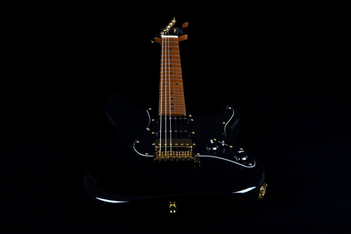 JET Guitars JS-400 BK G – elektrische gitaar – S-stijl HSS Goud hardware Zwart