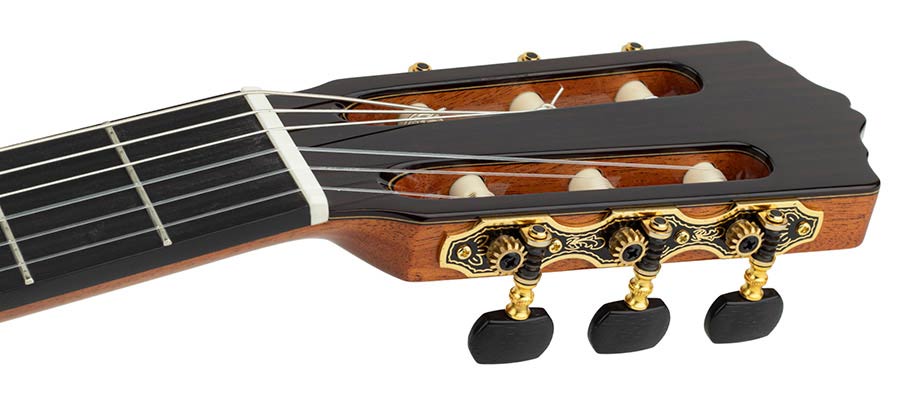 Salvador Cortez - Cc-140 - Classic Guitar, Solid Cedar Top, 3Pc Solid Rosewood