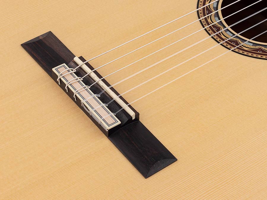 Valencia - VC304 - Classic Guitar 4/4 – Mahogany, Natural