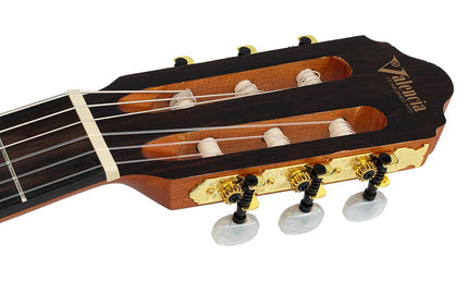 Valencia - VC404 - Classic Guitar 4/4 – Vintage Natural