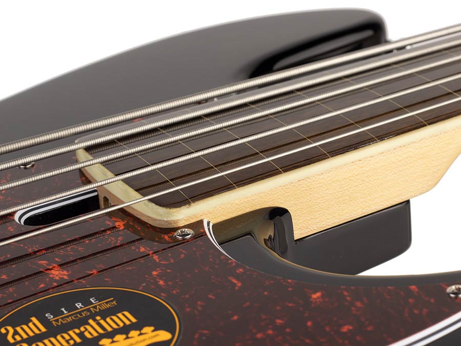 Sire Basses - V7+ A5f/bk - Fretless Alder 5-String Active Bass Guitar – Black