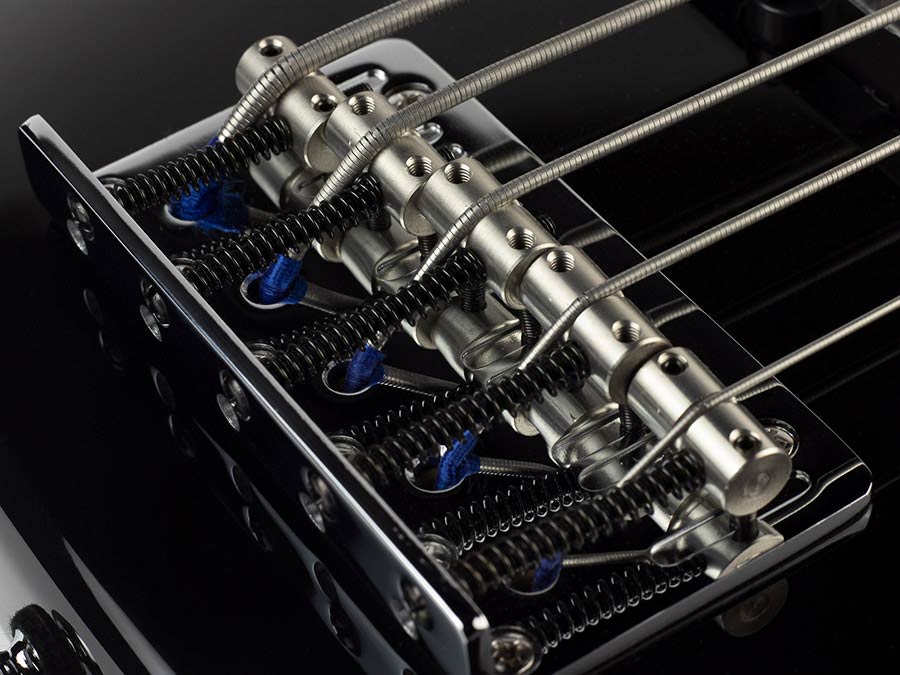 Sire Basses - P7+ A5f/bk - Fretless Alder 5-String Active Bass Guitar – Black