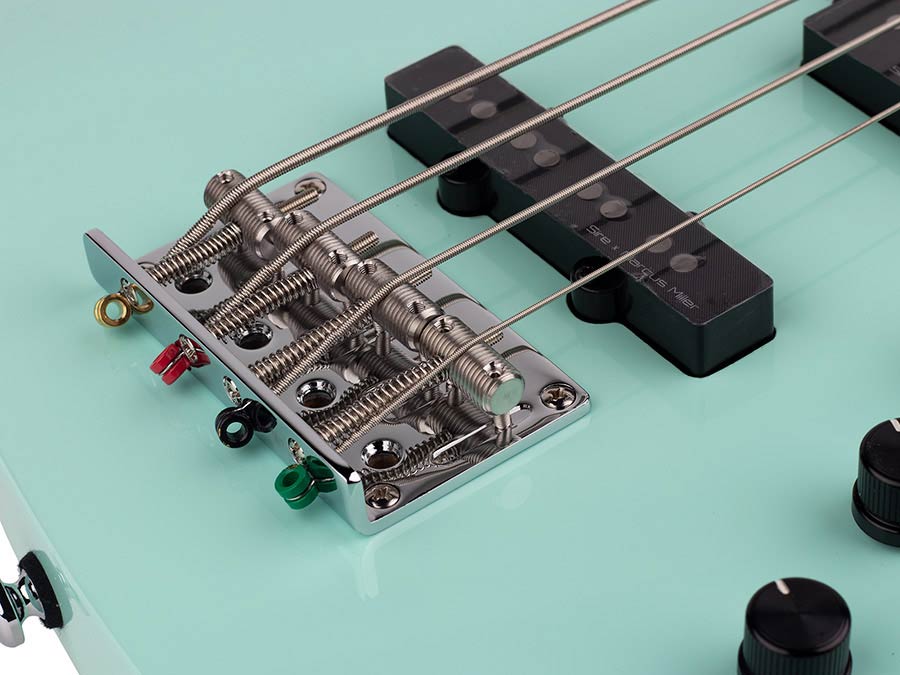 Sire Basses - U5 A4/mt - Alder with Flamed Maple Top 4- String Short Scale Passive Bass Guitar – Mint Green