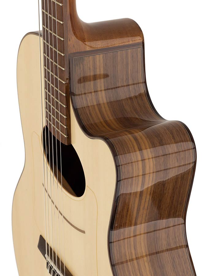 Kremona - DAIMEN - Classic Guitar Solid Spruce and Walnut