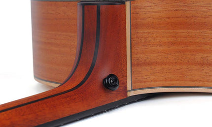 12-string auditorium guitar, solid spruce top, mahogany b&s, cutaway+EQ, amara ebony fb, gigbag
