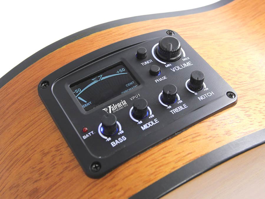 Valencia - VC304CE - Classic Guitar 4/4 – Cutaway, Natural