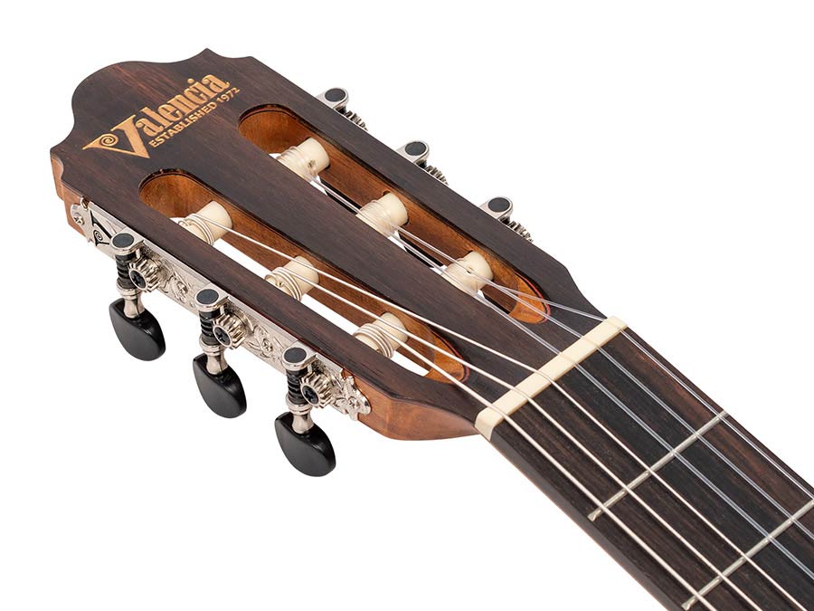 Valencia - VC704CE - Classic Guitar 4/4 – Cutaway, Natural