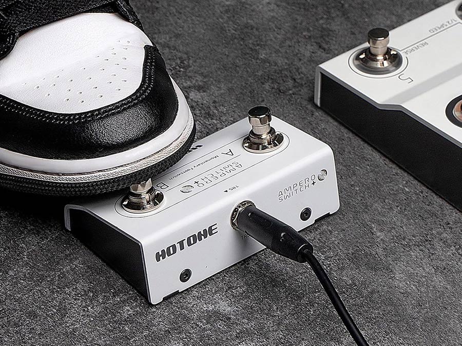 HoTone - FS-2 - Compact Momentary Footswitch AMPERO SWITCH +