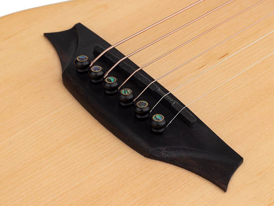 traveller guitar all solid tonewoods, amara ebony b&s & fb, natural, piezo, strap & heavy duty bag