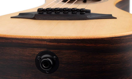 traveller guitar all solid tonewoods, amara ebony b&s & fb, natural, piezo, strap & heavy duty bag