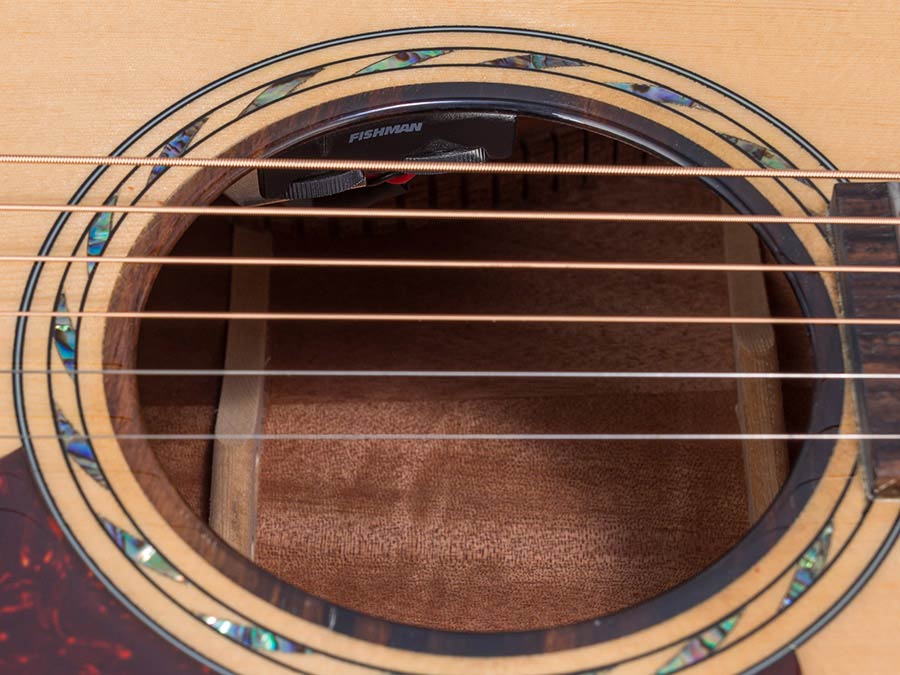 auditorium guitar with solid spruce top, 5A movingui b&s, amara ebony fb, cutaway, EQ and gigbag