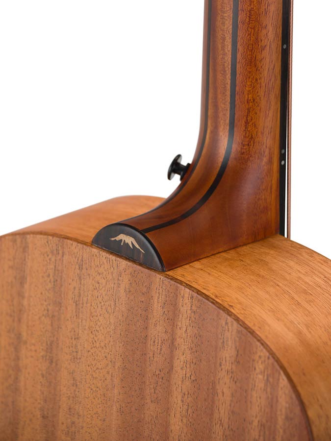 mini jumbo Bass guitar with solid spruce top, mahogany b&s, amara ebony fb, EQ and gigbag