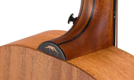 mini jumbo Bass guitar with solid spruce top, mahogany b&s, amara ebony fb, EQ and gigbag