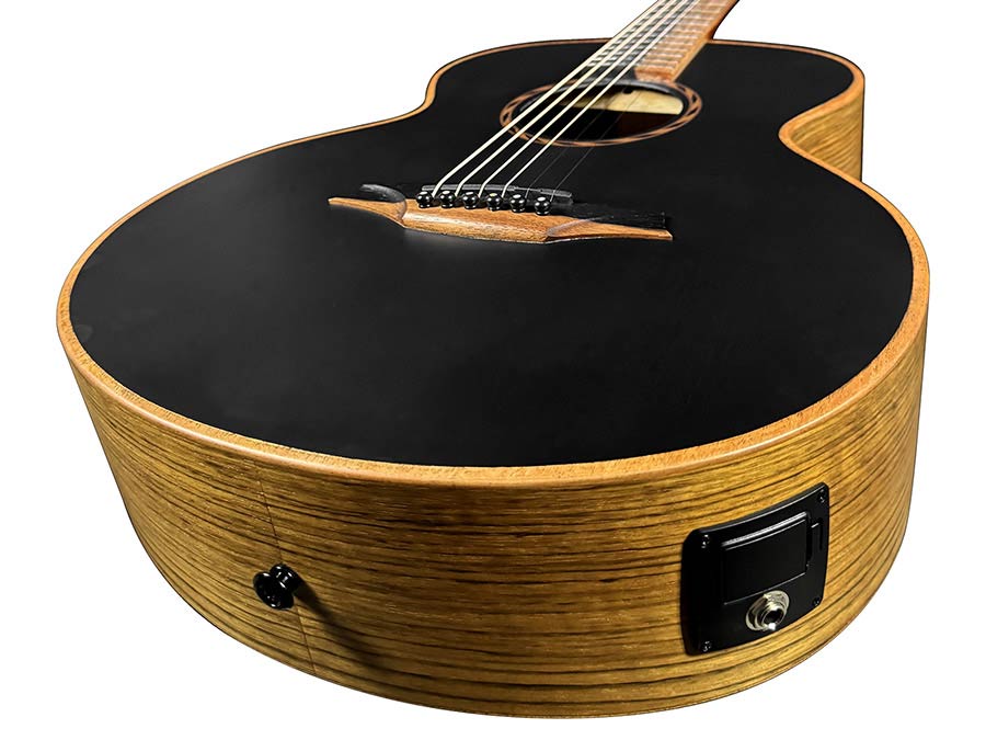 mini jumbo acoustic guitar, solid mahogany top, walnut b&s, amara ebony fb, black, padded bag