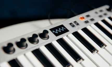 ESI Audio - ESIXSYNTH - Ultra-thin 25-Key Synth W/ Interface