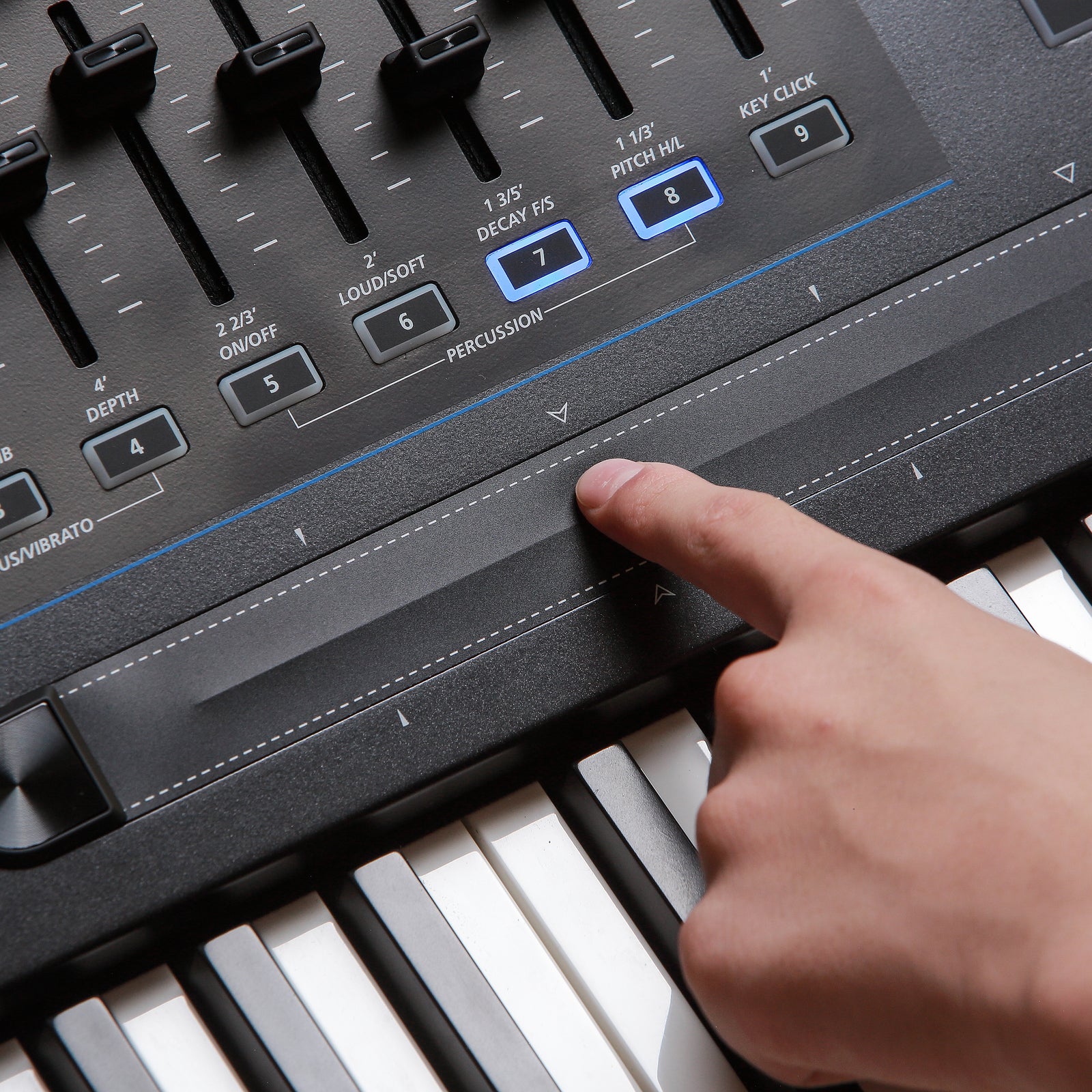 Kurzweil – K2700 – Synthesizer