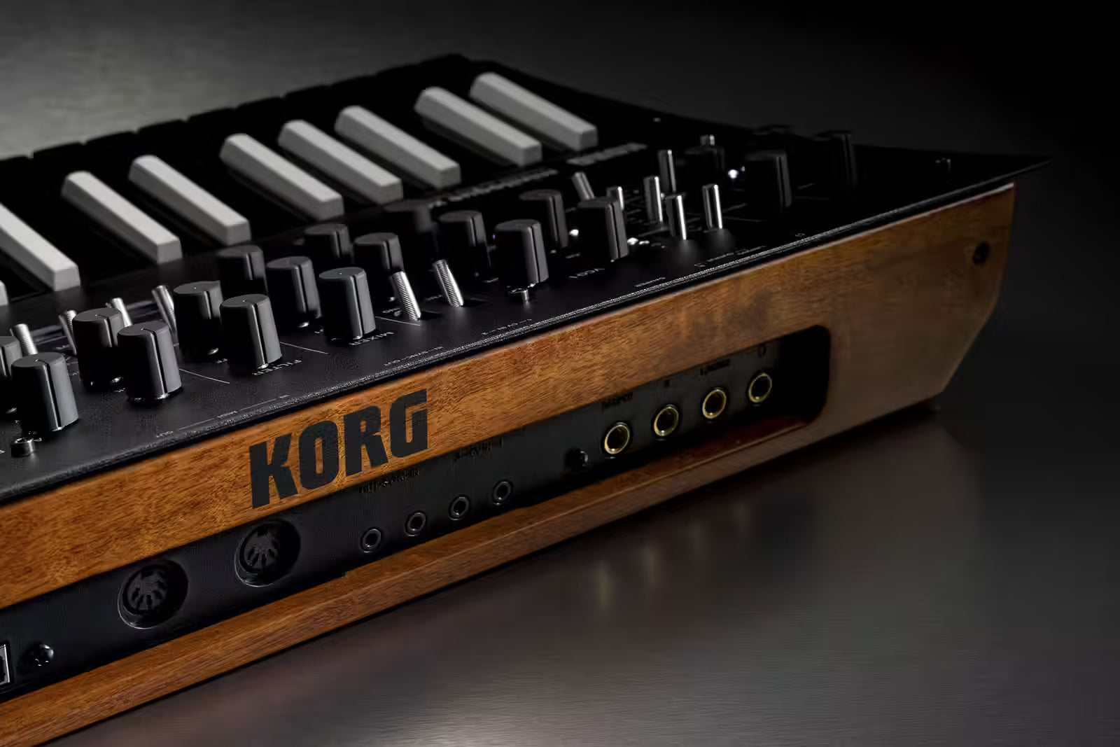 Korg MINILOGUE XD REVERSE EDITION