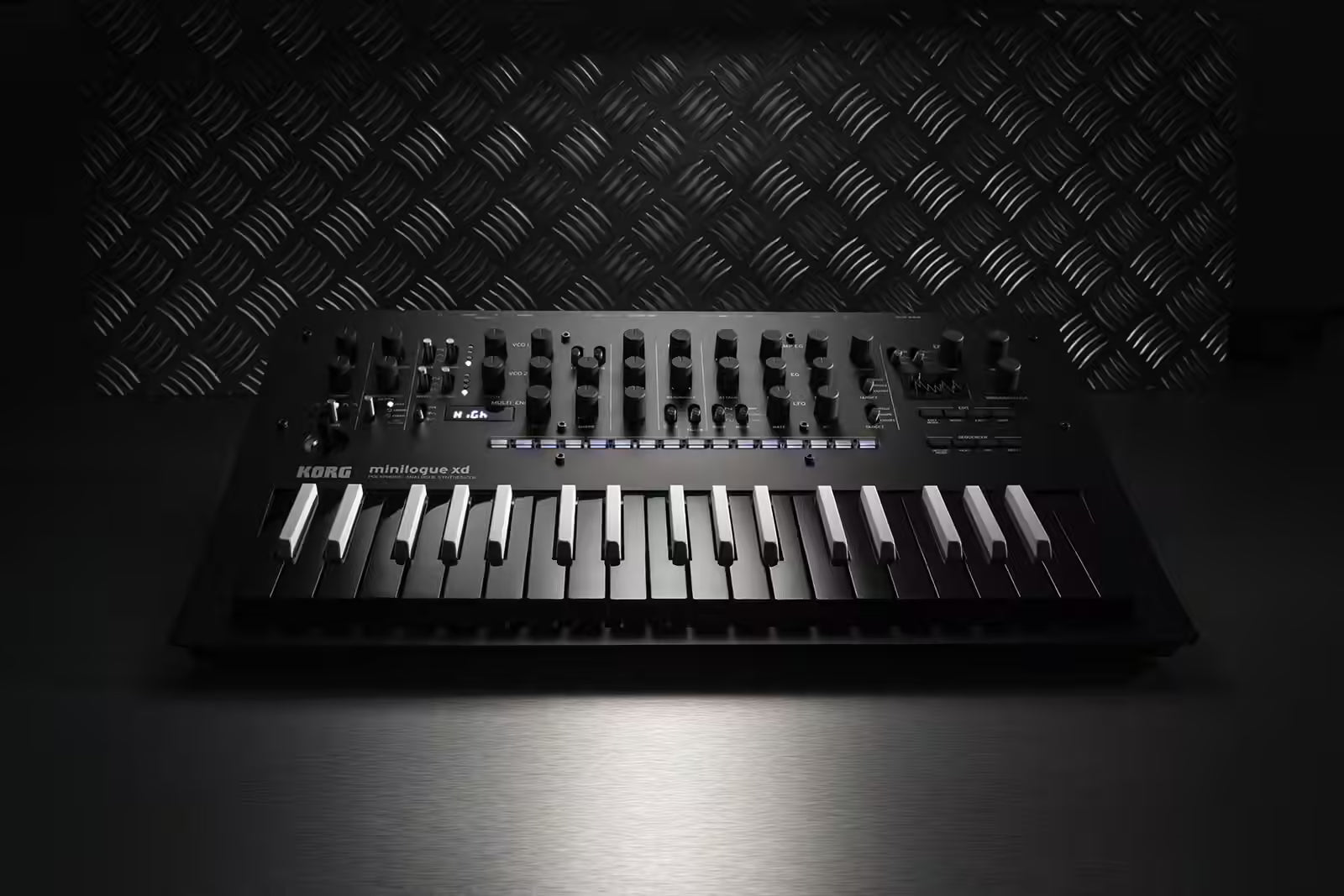 Korg MINILOGUE XD REVERSE EDITION