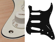 Boston ST-313-VW slagplaat, Stallion, 3 ply, vintage white, standaard, SSS, 3 pot holes, 3-5 switch