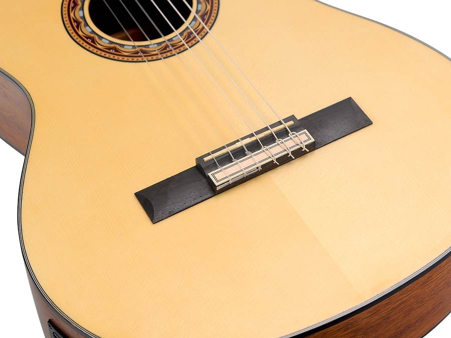Valencia VC304CEL electro-acoustic classical guitar 4/4 left-handed