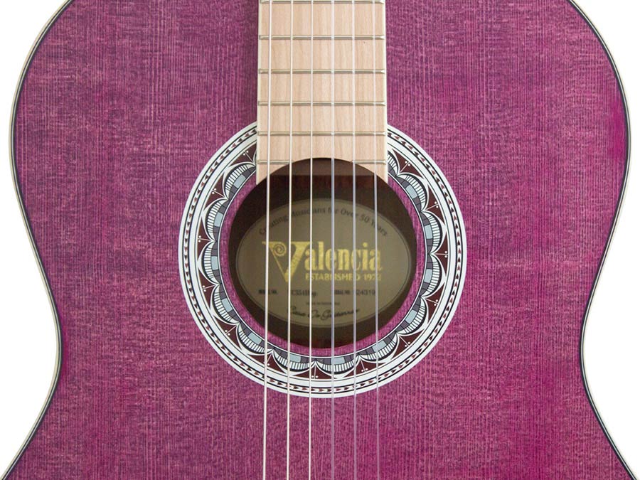 Valencia: Klassieke gitaar 4/4, hybride hals, sitka spruce & mahonie, paars