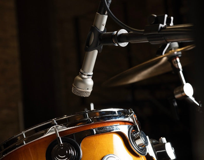 Warm Audio - WA19N - De Warm Audio Wa-19 Is Een Dynamische Studiomicrofoon Die De Beroemde Akg D19 Uit De Jaren 60 Getrouw Nabootst