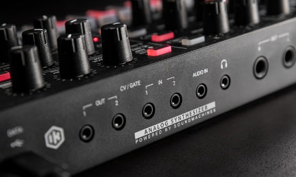 IK Multimedia - IKMUNOSYNTHPROX - Paraphonic Dual Filter Analog Synthesizer