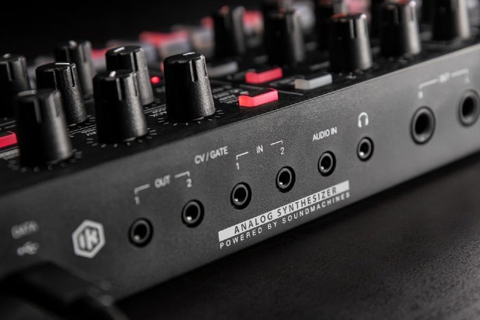 IK Multimedia - IKMUNOSYNTHPROX - Paraphonic Dual Filter Analog Synthesizer