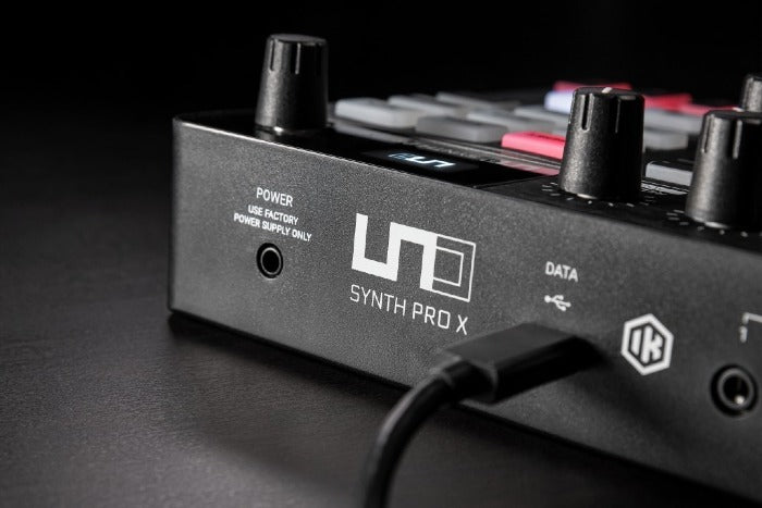 IK Multimedia - IKMUNOSYNTHPROX - Paraphonic Dual Filter Analog Synthesizer