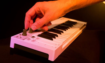 Arturia - Arkeystep - Keyboard Controller with A Polyphonic Step Sequencer